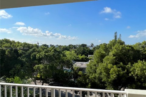 Снять в аренду кондоминиум в Норт-Бей-Виллидж, Флорида 1 спальня, 76.83м2, № 2004893 - фото 9