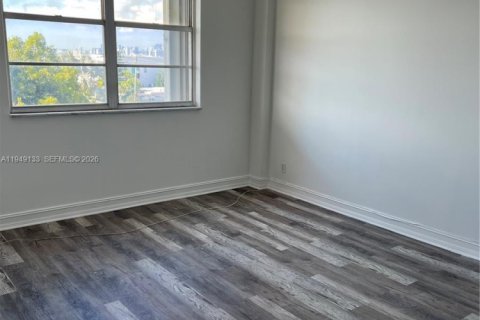 Снять в аренду кондоминиум в Норт-Бей-Виллидж, Флорида 1 спальня, 76.83м2, № 2004893 - фото 6