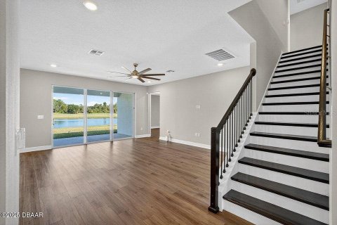 House in Daytona Beach, Florida 5 bedrooms, 283.44 sq.m. № 2157185 - photo 19
