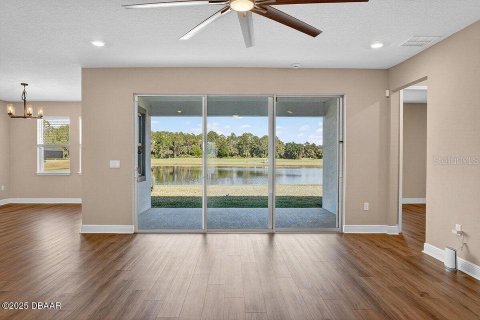 House in Daytona Beach, Florida 5 bedrooms, 283.44 sq.m. № 2157185 - photo 20
