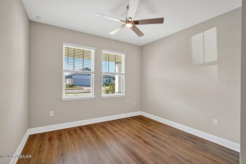 House in Daytona Beach, Florida 5 bedrooms, 283.44 sq.m. № 2157185 - photo 13