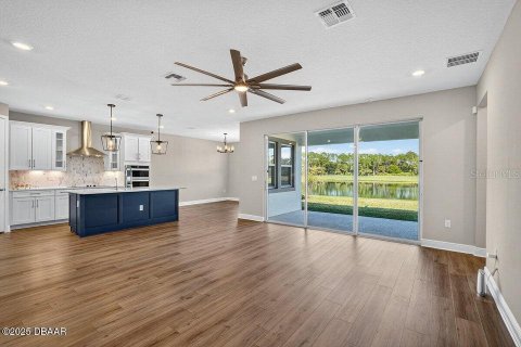 House in Daytona Beach, Florida 5 bedrooms, 283.44 sq.m. № 2157185 - photo 21