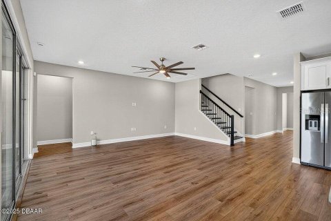 House in Daytona Beach, Florida 5 bedrooms, 283.44 sq.m. № 2157185 - photo 23