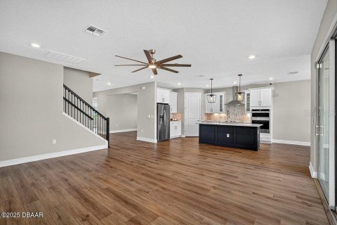 House in Daytona Beach, Florida 5 bedrooms, 283.44 sq.m. № 2157185 - photo 24