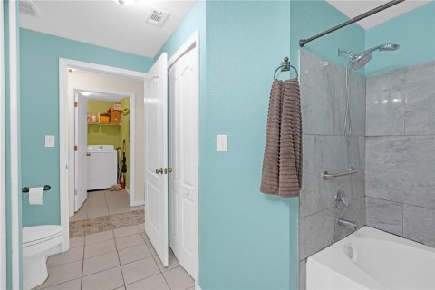 Купить кондоминиум в Сарасота, Флорида 3 комнаты, 112.32м2, № 1548835 - фото 19