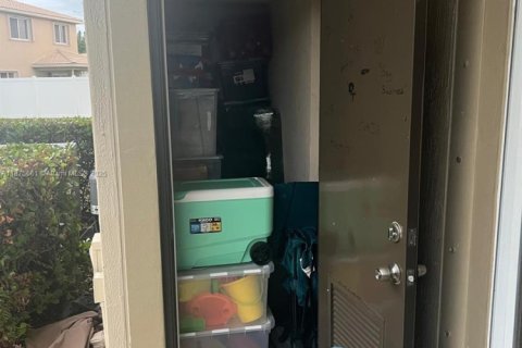 Снять в аренду таунхаус в Мирамар, Флорида 3 спальни, 112.41м2, № 1922470 - фото 16