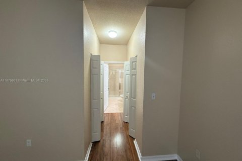 Снять в аренду таунхаус в Мирамар, Флорида 3 спальни, 112.41м2, № 1922470 - фото 13