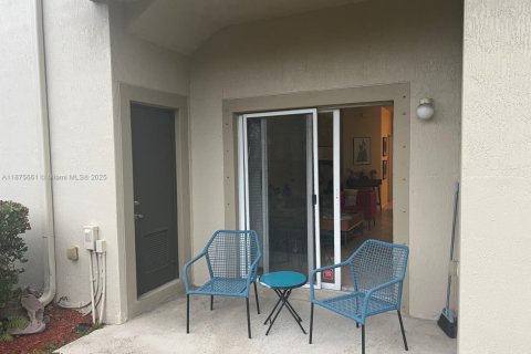 Снять в аренду таунхаус в Мирамар, Флорида 3 спальни, 112.41м2, № 1922470 - фото 18