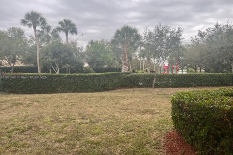 Снять в аренду таунхаус в Мирамар, Флорида 3 спальни, 112.41м2, № 1922470 - фото 22