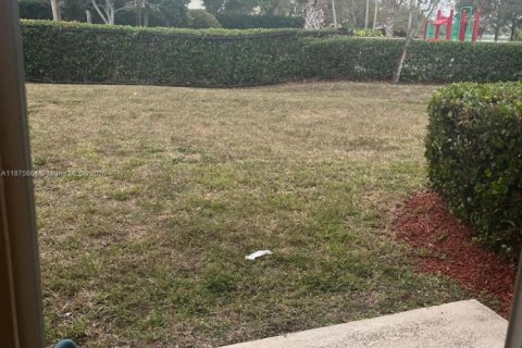 Снять в аренду таунхаус в Мирамар, Флорида 3 спальни, 112.41м2, № 1922470 - фото 19