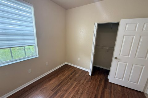 Снять в аренду таунхаус в Мирамар, Флорида 3 спальни, 112.41м2, № 1922470 - фото 9