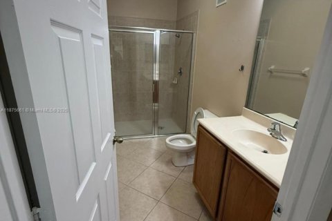 Снять в аренду таунхаус в Мирамар, Флорида 3 спальни, 112.41м2, № 1922470 - фото 11