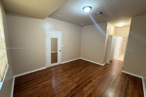 Снять в аренду таунхаус в Мирамар, Флорида 3 спальни, 112.41м2, № 1922470 - фото 6