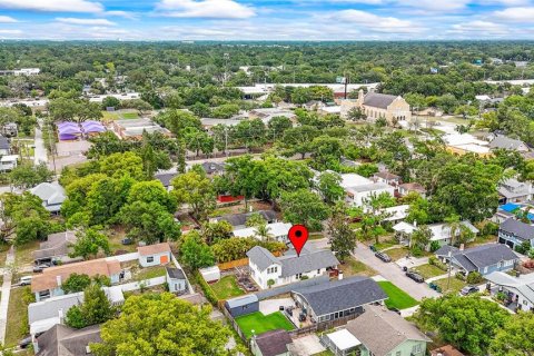 House in Tampa, Florida 4 bedrooms, 166.11 sq.m. № 1769351 - photo 30