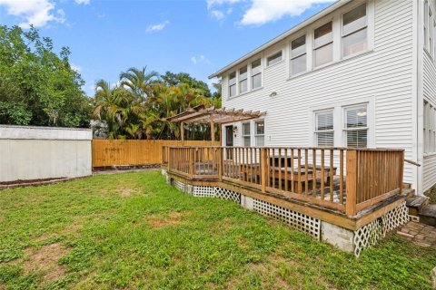 House in Tampa, Florida 4 bedrooms, 166.11 sq.m. № 1769351 - photo 27