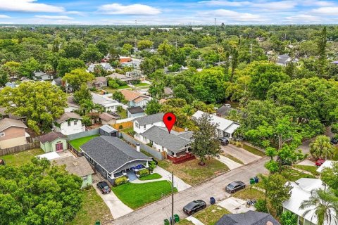 House in Tampa, Florida 4 bedrooms, 166.11 sq.m. № 1769351 - photo 29