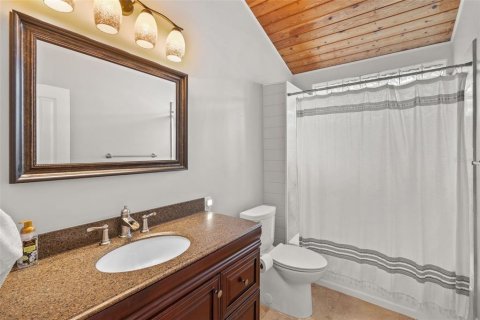 House in Tampa, Florida 4 bedrooms, 166.11 sq.m. № 1769351 - photo 18