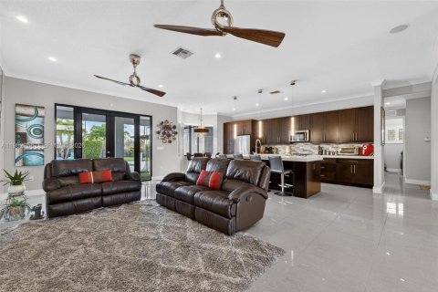 House in Homestead, Florida 5 bedrooms, 276.66 sq.m. № 2080377 - photo 12