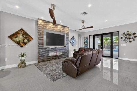 House in Homestead, Florida 5 bedrooms, 276.66 sq.m. № 2080377 - photo 13