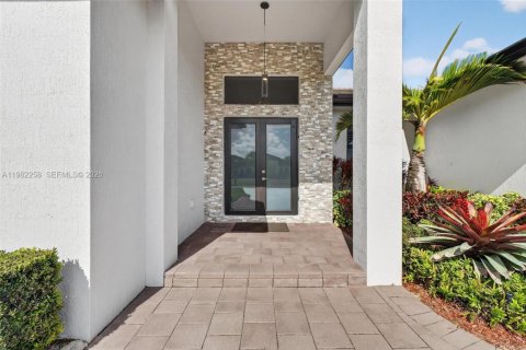 House in Homestead, Florida 5 bedrooms, 276.66 sq.m. № 2080377 - photo 5