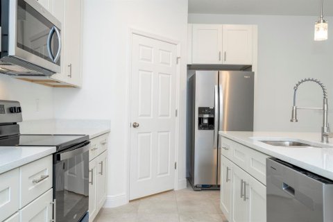 House in Citrus Springs, Florida 4 bedrooms, 157.56 sq.m. № 1716744 - photo 9