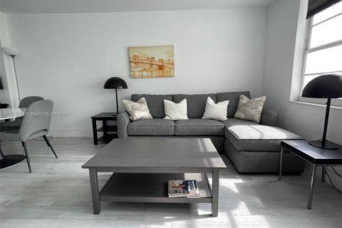 Copropriété à louer à Miami Beach, Floride: 52.03 m2 № 1691900 - photo 7