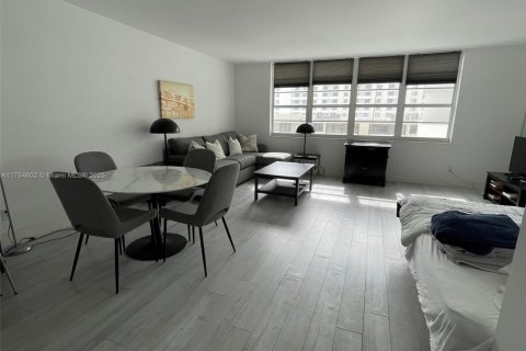 Copropriété à louer à Miami Beach, Floride: 52.03 m2 № 1691900 - photo 5