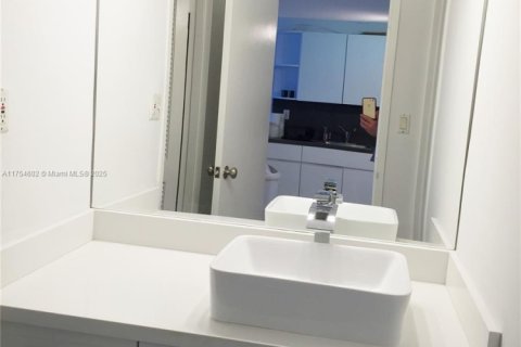 Copropriété à louer à Miami Beach, Floride: 52.03 m2 № 1691900 - photo 13