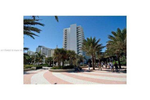 Copropriété à louer à Miami Beach, Floride: 52.03 m2 № 1691900 - photo 15