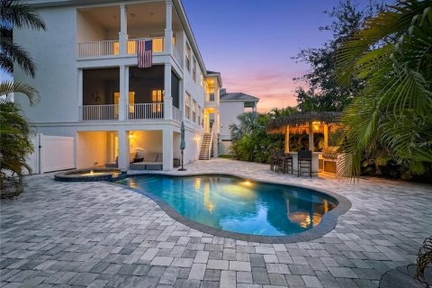 House in Sarasota, Florida 4 bedrooms, 352.66 sq.m. № 2202545 - photo 2