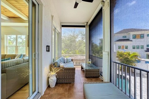 House in Sarasota, Florida 4 bedrooms, 352.66 sq.m. № 2202545 - photo 11