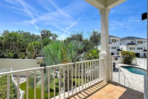 House in Sarasota, Florida 4 bedrooms, 352.66 sq.m. № 2202545 - photo 19