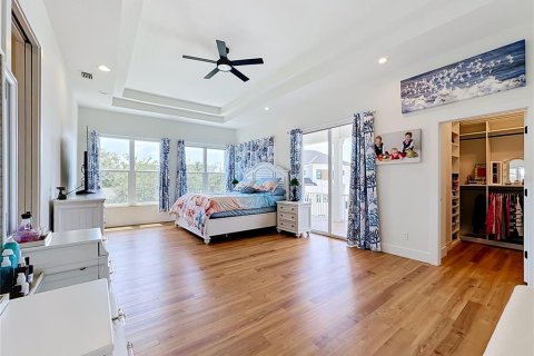 House in Sarasota, Florida 4 bedrooms, 352.66 sq.m. № 2202545 - photo 24