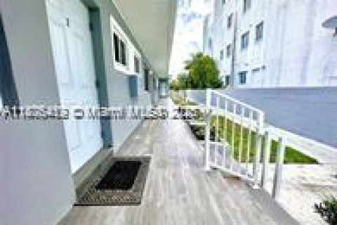 Appartement à louer à Miami Beach, Floride: 1 chambre, 365.11 m2 № 1927092 - photo 3