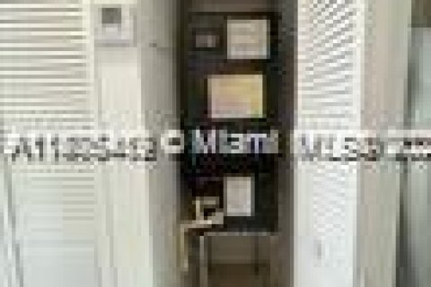 Appartement à louer à Miami Beach, Floride: 1 chambre, 365.11 m2 № 1927092 - photo 6