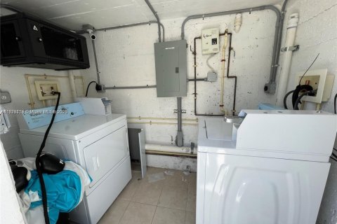 Appartement à louer à Miami Beach, Floride: 1 chambre, 365.11 m2 № 1927092 - photo 14