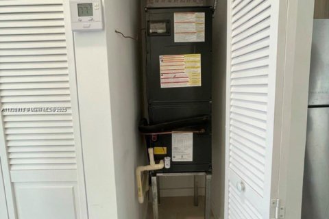 Appartement à louer à Miami Beach, Floride: 1 chambre, 365.11 m2 № 1927092 - photo 15