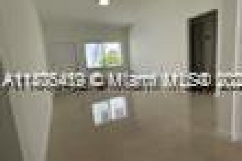 Appartement à louer à Miami Beach, Floride: 1 chambre, 365.11 m2 № 1927092 - photo 9