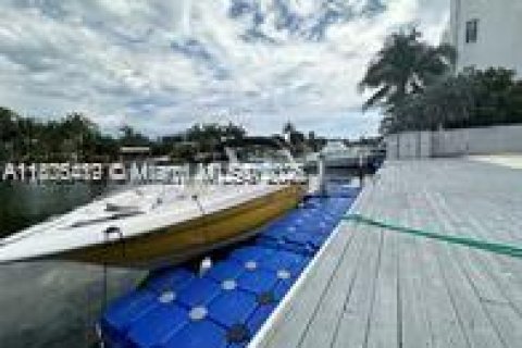 Appartement à louer à Miami Beach, Floride: 1 chambre, 365.11 m2 № 1927092 - photo 12