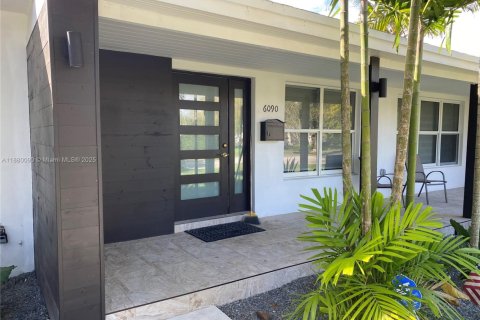 Villa ou maison à vendre à South Miami, Floride: 4 chambres, 161.65 m2 № 1928831 - photo 3