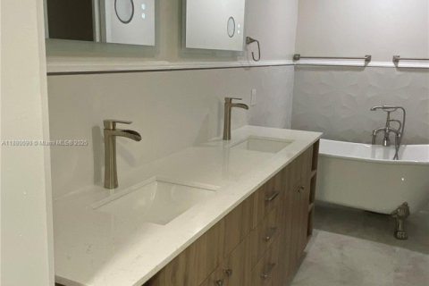 Villa ou maison à vendre à South Miami, Floride: 4 chambres, 161.65 m2 № 1928831 - photo 29