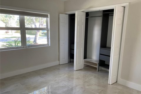 Villa ou maison à vendre à South Miami, Floride: 4 chambres, 161.65 m2 № 1928831 - photo 25