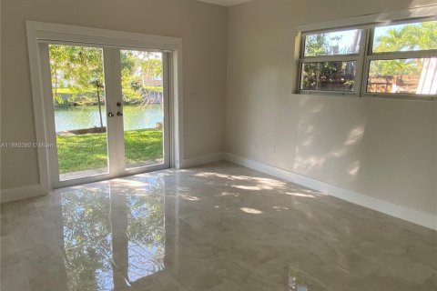 Villa ou maison à vendre à South Miami, Floride: 4 chambres, 161.65 m2 № 1928831 - photo 27
