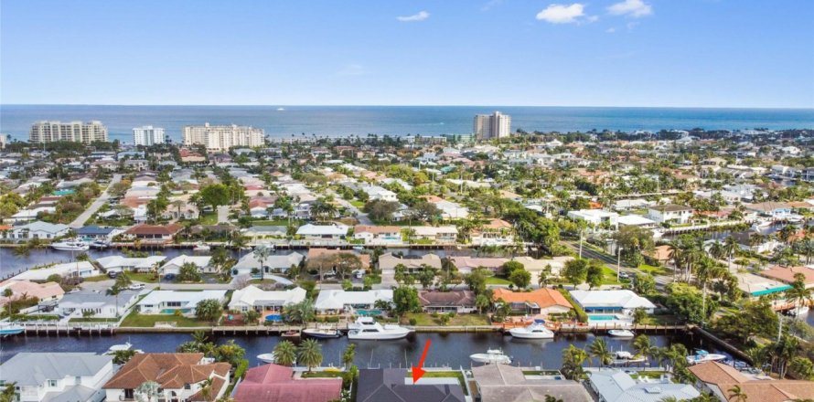 House in Lighthouse Point, Florida 4 bedrooms, 210.61 sq.m. № 935348