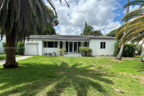 House in Miami Shores, Florida 2 bedrooms, 131.46 sq.m. № 1965021 - photo 1