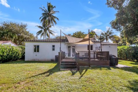 House in Miami Shores, Florida 2 bedrooms, 131.46 sq.m. № 1965021 - photo 28