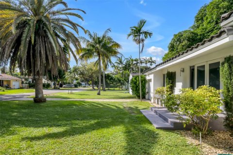 House in Miami Shores, Florida 2 bedrooms, 131.46 sq.m. № 1965021 - photo 4