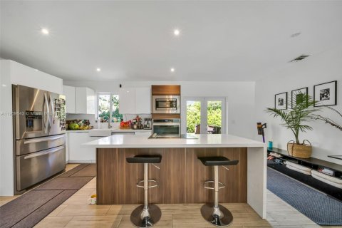 House in Miami Shores, Florida 2 bedrooms, 131.46 sq.m. № 1965021 - photo 13