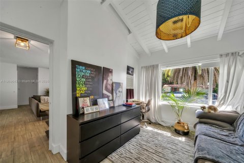 House in Miami Shores, Florida 2 bedrooms, 131.46 sq.m. № 1965021 - photo 18