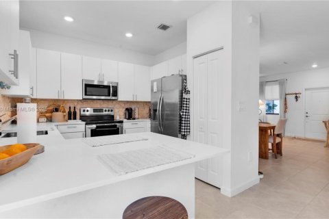 Adosado en venta en Homestead, Florida, 3 dormitorios, 133.97 m2 № 1979985 - foto 13